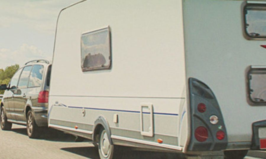 caravan-op-weg